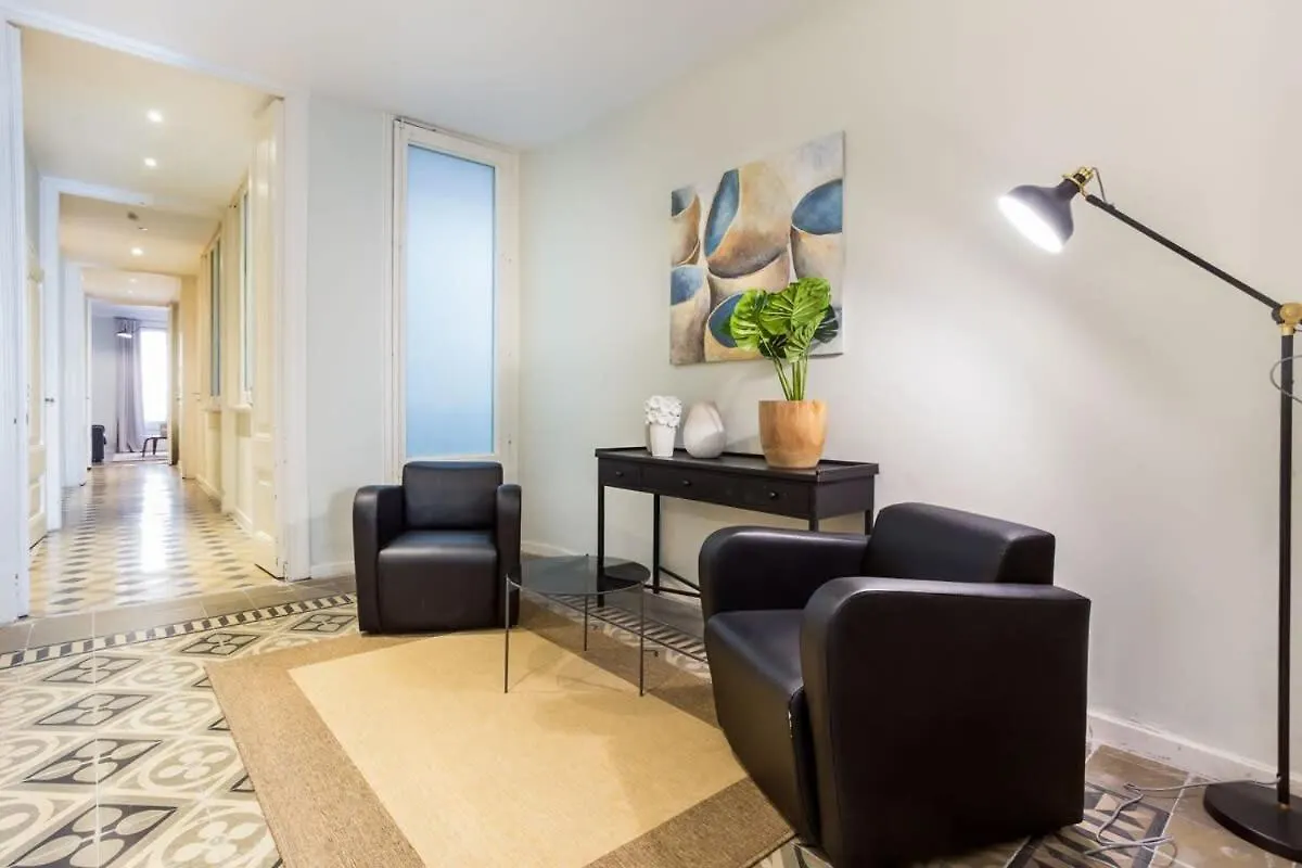 4Bedroom Apart With Balcony In Las Ramblas 1 1 Barcellona 0*,