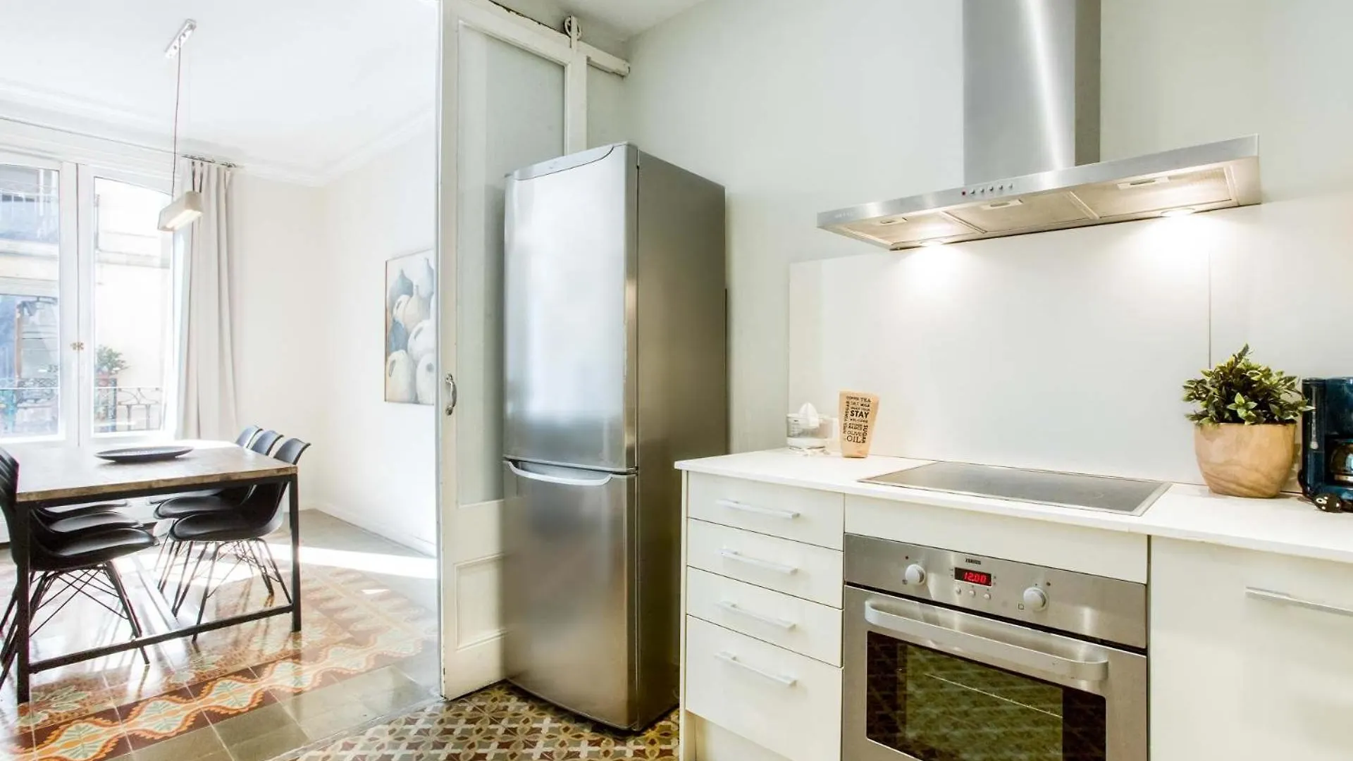 4Bedroom Apart With Balcony In Las Ramblas 1 1 Barcelona